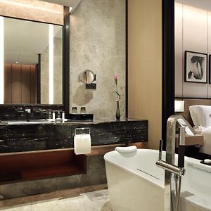 Premium King Room Club Lounge Access
